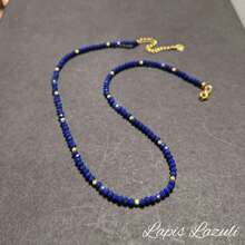 1 PIEZA Collar de piedra de lapislázuli natural hecho a mano - Espaciadores dorados minimalistas y delicados, joyería de gema azul profunda para atuendos casuales, regalo para ella, accesorio versátil, diseño elegante, artesanía de alta calidad, accesorios elegantes para mujer