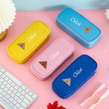 1个可定制大容量铅笔盒，多功能简约笔槽，翻盖隔层文具袋，返校用品。可定制文字、老师姓名、学生姓名、同学姓名，儿童返校礼物，学校用品，返校用品