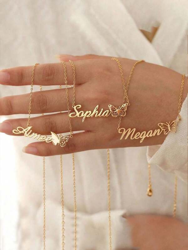Collar con colgante personalizado de acero inoxidable con alfabeto inglés y mariposa, joyería de placa con nombre personalizada, accesorios diarios elegantes, vintage, unisex, hipster, simples, casuales, personalizados, únicos, regalos ideales para él, ella, novio, novia, papá, mamá, familia, amigos, para aniversarios, cumpleaños, graduación, fiesta, joyería de oro