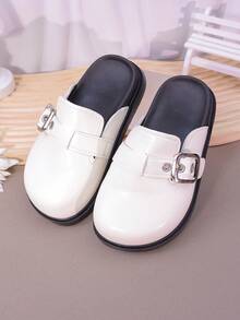 1 双儿童金属扣装饰 PU 材质一脚蹬圆头平底穆勒鞋，舒适的日常休闲穿着