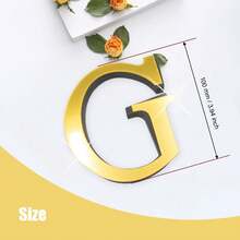 金色字母 A-Z 墙贴 - 单个字母高度 10cm/15cm/20cm，亚克力镜面材质，带 1cm 厚泡沫背衬。双层设计带来更佳的 3D 立体效果；单层设计外观更简洁。自带背胶，可粘贴于墙面或玻璃上。