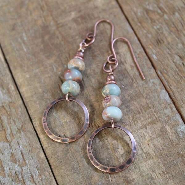 Boucles d'oreilles bohèmes minimalistes rondes à perles, design vintage martelé, idées de cadeaux pour fête et festival