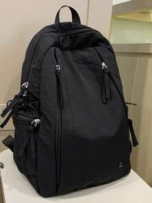 这款纯色背包设计巧妙，可双肩背、单肩背或手提。它不仅是一款简单的单品，更能展现您的生活方式和个性态度。大容量、轻便、防水，并饰有卡通图案，适合校园穿搭、返校季、旅行以及各种场合。 - 彩色 - 查看 18