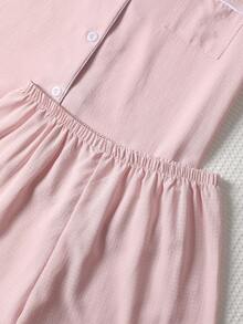 Set de 2 piezas de pijama de verano de color negro sólido con arrugas para mujer, camisa de manga corta con botones y pantalones cortos, ropa de estar en casa casual - Rosa - Ver 4