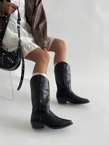 Women's V-Cut Mid-Calf Western Boots, New Autumn/Winter Version, Black Color With Embroidery , Knight Boots With Chunky Heels - Black - View 2