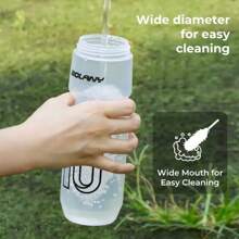 1 pièce, 750 ml/25,36 oz, valve avec embout anti-fuite, bouteille de sport portable à boire directement, en plastique PP5, style sportif minimaliste, trois couleurs au choix (noir/blanc/semi-transparent), corps de bouteille profilé et rainuré
