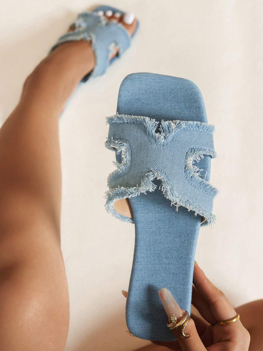 Sandal Wanita Model Baru Musim Panas 2024 dengan Ujung Persegi, Ukuran Plus, Warna Hitam, Gaya Retro, Motif Pentagram - Biru - View 1