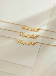 Collar con colgante personalizado de acero inoxidable con alfabeto inglés y mariposa, joyería de placa con nombre personalizada, accesorios diarios elegantes, vintage, unisex, hipster, simples, casuales, personalizados, únicos, regalos ideales para él, ella, novio, novia, papá, mamá, familia, amigos, para aniversarios, cumpleaños, graduación, fiesta, joyería de oro