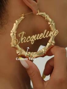 1 Par de Brincos de Bambu Dourado Personalizado | Brincos de Bambu com Nome | Brincos Personalizados com Nome | Brincos Argola de Bambu | Argola Personalizada | Presente para Dia das Mães, Ação de Graças, Natal, Dourado, Estiloso, Colorido, Vintage, Hipster, Simples, Moda Y2k, Anos 2000, Personalizado, Único, Presentes Ideais para Ele, Presentes Ideais para Ela, Ela, Namorado, Namorada, Pai, Mãe, Família, Amigos, Para Aniversários, Para Graduação, Para Festa, Joias Femininas