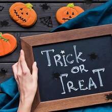 300pcs Black Bat Confetti, Party Table Decor, Sprinkle On Table, Decorative Material, Creative Celebration Supplies, Bat Element, Reusable, Suitable For Halloween Party Decor And Crafts, Christmas, Birthday Party Decor, Halloween Gift DIY Decor, Birthday Party Decor, Theme Party Decor, Create Indoor Horror Atmosphere, Horror Atmosphere Decor, Horror Party, Applicable For Living Room, Bedroom, Office, Horror Home Decor Halloween Decor Fall Decor Room Decor