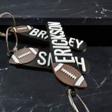 Porte-clés personnalisé en plastique imprimé en 3D en forme de ballon de football américain, de charme de sac, d'étiquette de sac à dos, d'étiquette de nom de rugby. Idéal pour les fans de sports et la rentrée scolaire.