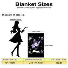 Sanrio Kuromi Anime Decke mit Motiv der Zauberball-Karte - Hergestellt aus gestricktem Polyesterfleece, moderner Digitaldruck, Cartoon-Thema, Katzenbekleidung, bequeme Wohndekoration-Decke für alle Jahreszeiten, maschinenwaschbar