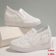 Baskets mode femme en tulle, chaussures plateforme rondes à lacets en maille respirante. Confortables et légères pour la marche, conviennent pour un usage casual, mariage et soirées - Blanc - Voir 9