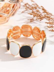 The Color Oil Painting Process Is Fashionable And High-End. It Is A Versatile Alloy Bracelet For Women. The Geometric Creative Bracelet Is Suitable For Both Men And Women For Daily Wear