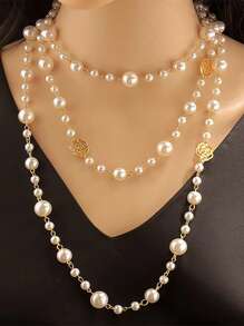 1 pièce Collier long de perles pour femmes, chaîne polyvalente multi-couches pour pull, avec un motif floral creux de Camélia, accessoire élégant de mode pour soirée