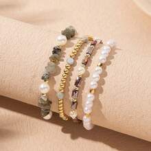 4 件时尚优雅彩色不对称水晶串珠珍珠手链套装。幸运石带来好运，适合日常佩戴或送礼