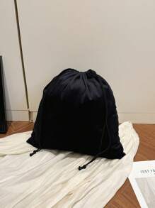 3 taglie disponibili, adatte alla maggior parte delle dimensioni delle borse. Sacchetto con coulisse in materiale morbido per coprire borse di lusso, non danneggia le borse. Ideale per conservare borse da cerimonia nuziale, borse in rafia, abbigliamento e borse di marca. Impermeabile, anti-polvere, previene l'invecchiamento della borsa. Il materiale morbido è ottimo anche per conservare i vestiti, alleggerisce il packing per i viaggi. Ottimo anche come regalo per gli amici.