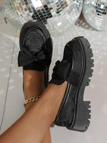 Damen klassische, bequeme Loafers mit Schleifen-Dekor und niedrigem Absatz, aus poliertem Material, elegant-retro im britischen Stil, komfortable Plateausohle, aus weichem PU-Leder, Mode-Schuhe für Frühling/Herbst