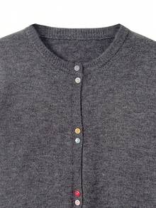 Cardigan lungo elegante da donna a maniche lunghe, collo tondo, con bottoni colorati e divertenti, in poliestere con media elasticità, adatto per uso quotidiano