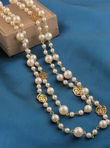 1 pièce Collier long de perles pour femmes, chaîne polyvalente multi-couches pour pull, avec un motif floral creux de Camélia, accessoire élégant de mode pour soirée