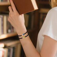 Brățară cu pandantiv personalizabilă cu 2 litere, set personalizat din două piese, brățară țesută cu litere, potrivită pentru purtare zilnică în facultate, personalizabilă, accesorii aurii, la modă, colorată, retro, simplă, neutră, casual, drăguță, personalizată, unică, cadou ideal pentru el, cadou ideal pentru ea, iubit, iubită, tată, mamă, familie, prieteni, aniversare, zi de naștere, ceremonie de absolvire, petrecere dansantă, bijuterii din oțel inoxidabil