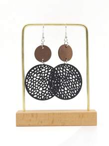 1 para okrągłych wyciętych kolczyków z kawałków drewna i skóry