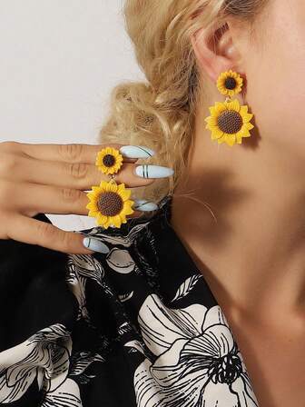 1 Pair Pastoral Cute Resin Sunflower, Bee & Butterfly Pendant, Suitable For Women, Lawn Party, Casual, Travel, Daily Wear