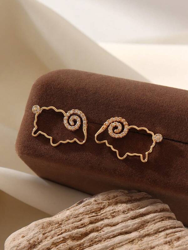 1 Pair Copper Alloy Adorable Sheep Design Zirconia Stud Earrings, Fashionable, Suitable For Everyday Wear And Gifting