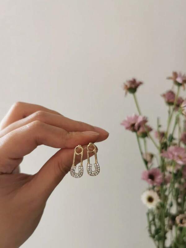 1 Pair Gold Tone Pin Earrings, Suitable For Daily Wear
