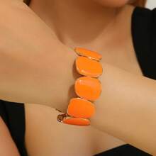 The Color Oil Painting Process Is Fashionable And High-End. It Is A Versatile Alloy Bracelet For Women. The Geometric Creative Bracelet Is Suitable For Both Men And Women For Daily Wear