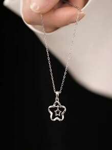 1pc Silver Star Necklace, Suitable For Daily Wear, A Thoughtful Gift For People Who Appreciate Minimalist Jewelry Style