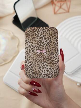 Millennium Leopard Muster Ozean Welt Serie tragbarer Kosmetikspiegel, faltbar, leicht, ultradünn, praktischer Handhandspiegel, strapazierfähiges Kunstleder, geeignet für verschiedene Anlässe und alle Menschen, faltbarer Tischspiegel zum Mitnehmen