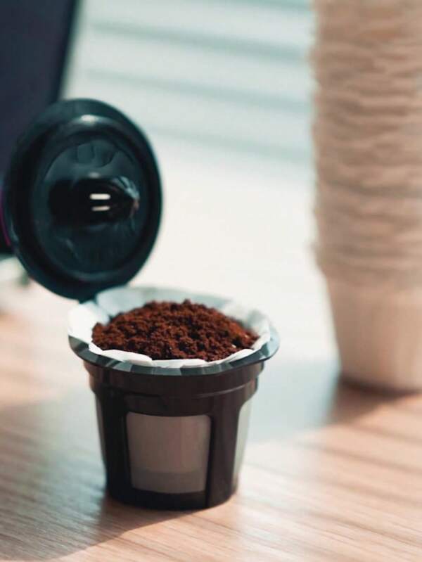 1pc Reusable Coffee Machine Filter, Made Of Stainless Steel To Ensure Optimal Water Flow Through Coffee For Maximum Flavor Extraction. Reusable Filters Are A Better Choice Than Paper Filters As They Don't Need To Be Discarded After Each Use, And Each Reusable Filter Can Make Thousands Of Cups Of Coffee.