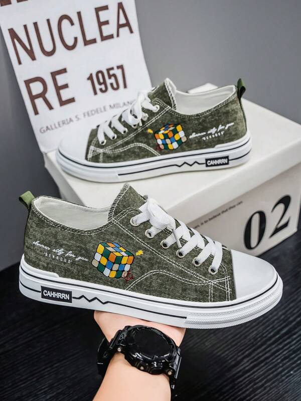 Chaussures de skate en canevas à tige basse pour hommes, baskets décontractées, style coréen mode polyvalente, streetwear, convenant à toutes les saisons