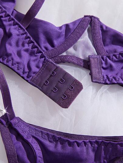 Verleidelijke Women Lingerie Set Adjustable Shoulder Strap Metal Necklace view 6