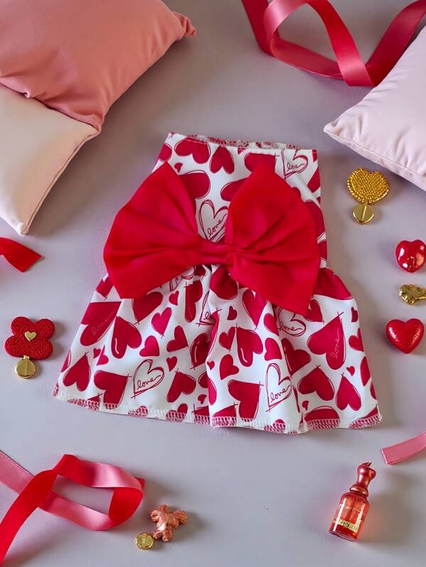 Vestido romántico de San Valentín para mascotas - Vestido de perro clásico color carmesí con moño de satén permanentemente asegurado en tallas XS-XXL, cinta con corazón inamovible con refuerzo de puntada cerrada, encantadora impresión bicolor de corazón en rojo rubí y blanco alabastro, tela ultra suave para razas pequeñas delicadas