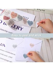 500 张/卷各种心形“谢谢”贴纸、1 英寸 PVC 礼品卡、婚礼和节日礼物信封标签、装饰性 DIY 密封贴纸、学校用品、返校 - 彩色 - 查看 3