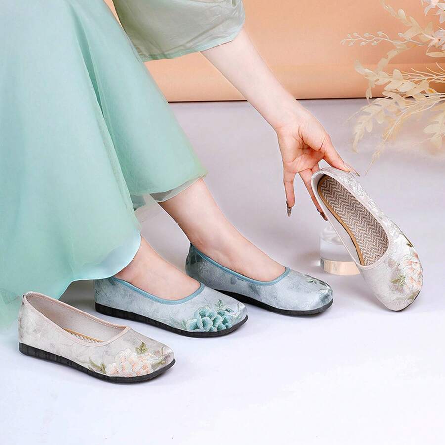 Women Canvas Shoes - Green - View 1