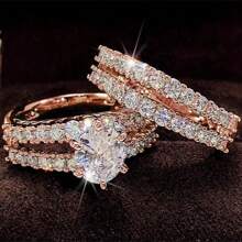 2 件套奢华时尚金色合金锆石订婚戒指套装，日常佩戴和派对戒指，适合女性礼物，适合情人节、生日