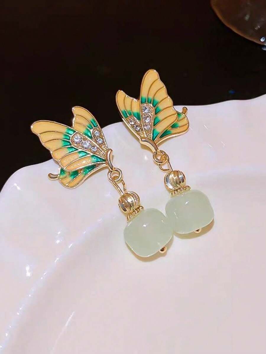 1 par de nuevos pendientes elegantes de mariposa verde retro estilo chino, un regalo de lujo ligero y elegante para mujeres