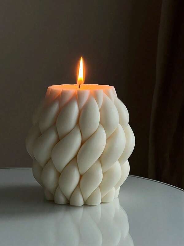 1pc Handmade Geometric Aromatherapy Candle, Can Be Lit Or Used As Home Decor