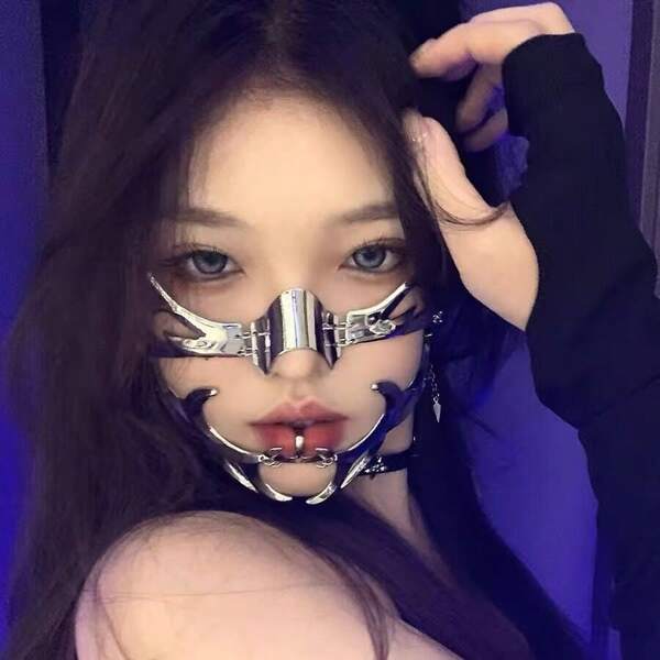 2 Pack Cyber Punk Mask, Half Gothic Style Mask, Punk Mask For Costume Role Play Party Decoration, Robot Rave Party Metal Asymmetrical Jewelry Face Chain Liquid Silver Steel Half Face Mask, Unisex Stylish Halloween Costume Party Accessories