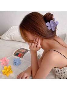 发夹 8PCS（颜色随机）女士磨砂糖果色多色亮色花朵夹花朵发夹清新不易断抓夹女士淋浴盘发夹配件发饰优雅爪夹，学校用品，学院秋季配饰