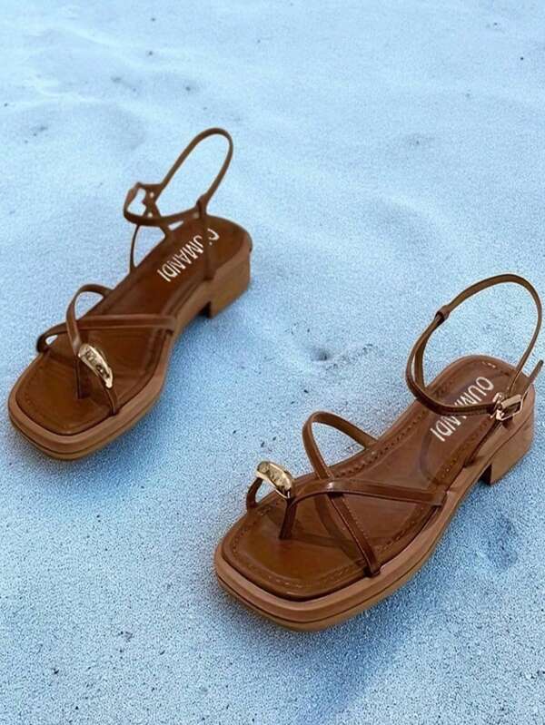 Sandalias romanas de verano 2025 para mujer con puntera abierta, suave fondo plano, apropiadas para vestidos, Ins