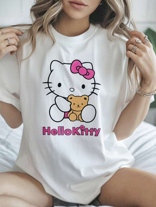 Sanrio بلوزة هولو كيتي مطبوعة فضفاضة للإستراحة، توب قصير بتصميم كرتوني جميل للنساء مناسب للارتداء في المنزل والعطلات والتنسيق، صيف 2025، عطلة