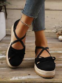 Geschlüpfte Schuhe mit geflochtenem Hanfoberteil und Hohlräumen, Dicksohlen-Slippers, Mode