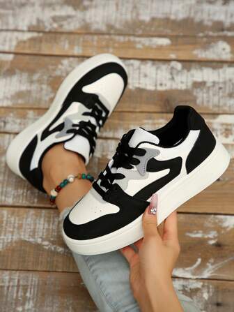 2025 Spring New Ladies Black And White Student Shoes, Fashion Sneakers Casual Shoes Skateboarding Shoes, Breathable And Versatile Sports Shoes, Fashionable Ins Style