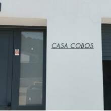 Targa personalizzata in metallo con nome della casa, targa per la casa da esterno, cartelli da casa tradizionali, regalo di inaugurazione della casa, targa in metallo "Casa", targa con nome della casa, multifunzione, durevole, ornamentale, riutilizzabile, raffinata, elegante, di alta qualità, colorata, moderna, personalizzata, unica, per casa, giardino, ufficio, per anniversari, San Valentino, festa della mamma, compleanni, festa del papà, laurea, matrimoni, inaugurazione casa, decorazione per la casa