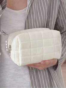 1个化妆品收纳包，设计时尚简约，非常适合学生和女生旅行收纳、化妆包、度假收纳和大容量化妆包。它适用于口红、刷子、护肤品、手机、硬币和小物件，用途广泛，适合居家、送礼和度假，充满波西米亚风情。 - 彩色 - 查看 6