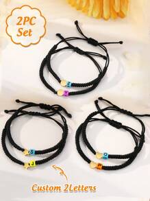 Brățară cu pandantiv personalizabilă cu 2 litere, set personalizat din două piese, brățară țesută cu litere, potrivită pentru purtare zilnică în facultate, personalizabilă, accesorii aurii, la modă, colorată, retro, simplă, neutră, casual, drăguță, personalizată, unică, cadou ideal pentru el, cadou ideal pentru ea, iubit, iubită, tată, mamă, familie, prieteni, aniversare, zi de naștere, ceremonie de absolvire, petrecere dansantă, bijuterii din oțel inoxidabil